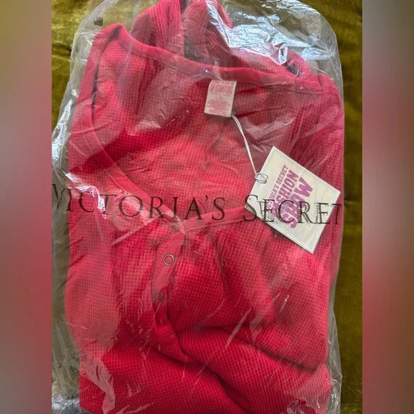 NWT 2010 Vintage PINK Victoria’s Secret Thermal Onesie Back Flap Holiday Rare - Picture 3 of 16